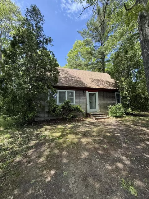 352 Currier Rd, East Falmouth, MA 02536