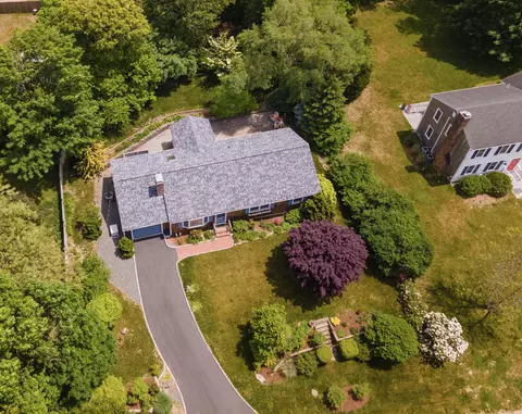 33 Jeanette Rd, Chatham, MA 02633