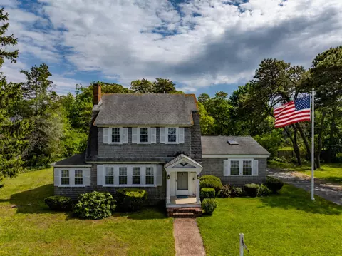 53 Pleasant St, Harwich Port, MA 02646