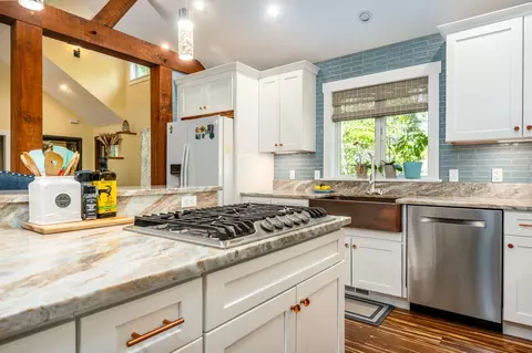 Kitchen - 265 Cotuit Rd, Mashpee, MA 02649 photo 3 of 4