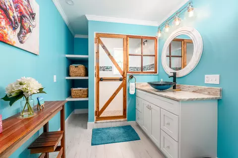 Bath - 265 Cotuit Rd, Mashpee, MA 02649 photo 3 of 4