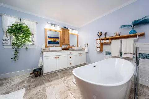 Bath - 265 Cotuit Rd, Mashpee, MA 02649 photo 1 of 4