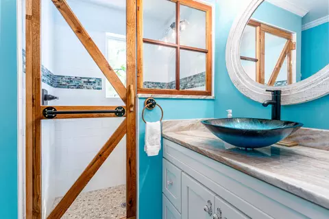 Bath - 265 Cotuit Rd, Mashpee, MA 02649 photo 4 of 4