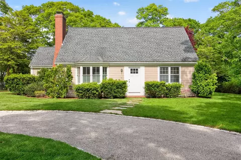 16 Maple Rd, Centerville, MA 02632
