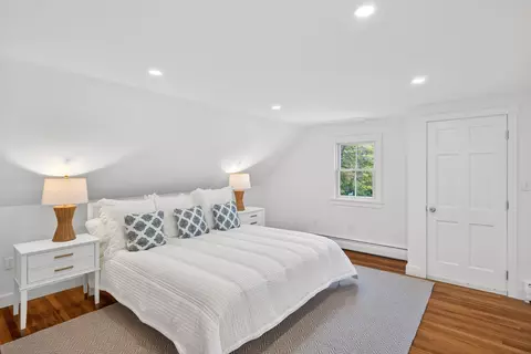 Bedroom - 16 Maple Rd, Centerville, MA 02632 photo 3 of 5