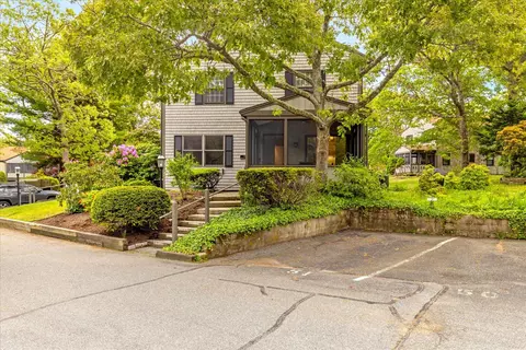 14 Harold St #2F, Harwich Port, MA 02646