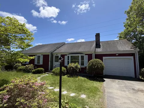 164 Eileen St, Yarmouth Port, MA 02675