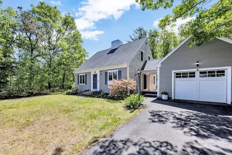 58 Redberry Ln, Marstons Mills, MA 02648