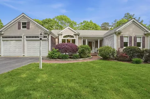 51 Falling Leaf Ln, Osterville, MA 02655