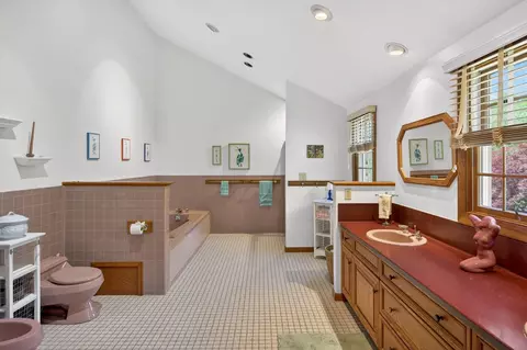 Bath - 81 Indian Spring Rd, West Barnstable, MA 02668 photo 1 of 4
