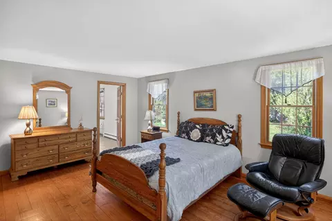 Bedroom - 81 Indian Spring Rd, West Barnstable, MA 02668 photo 6 of 10