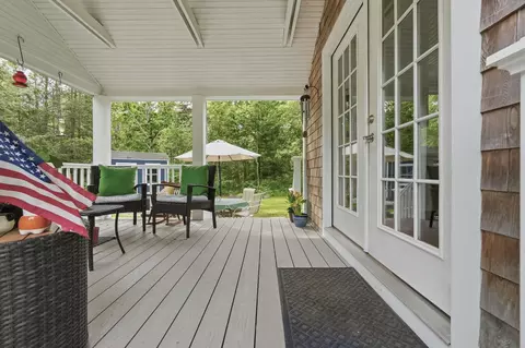 223 Plum Hollow Rd, Hatchville, MA 02536