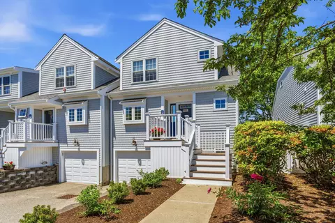 174 Queen St UNIT 1C, Falmouth, MA 02540