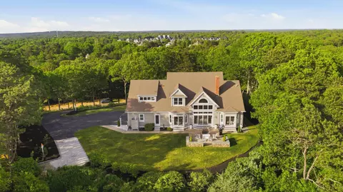 38 Equestrian Ln, East Falmouth, MA 02536