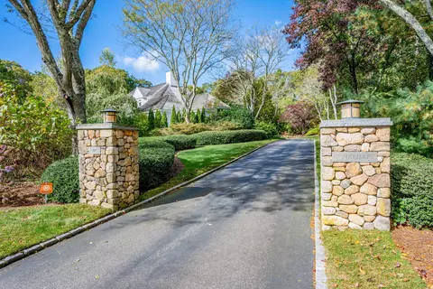 Exterior - 140 Seapuit Rd, Osterville, MA 02655 photo 2 of 11
