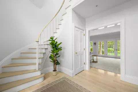 Entry Way - 140 Seapuit Rd, Osterville, MA 02655 photo 3 of 9