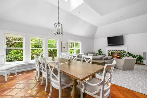 Dining - 140 Seapuit Rd, Osterville, MA 02655 photo 7 of 8