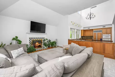 Living - 140 Seapuit Rd, Osterville, MA 02655 photo 4 of 5