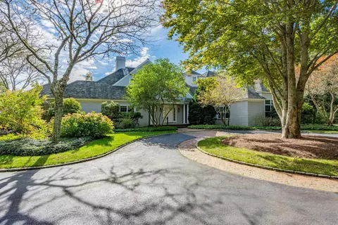 Exterior - 140 Seapuit Rd, Osterville, MA 02655 photo 5 of 11