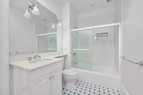 Bath - 140 Seapuit Rd, Osterville, MA 02655 photo 8 of 10