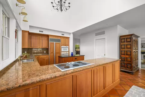 Kitchen - 140 Seapuit Rd, Osterville, MA 02655 photo 3 of 4