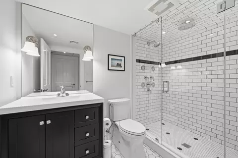 Bath - 140 Seapuit Rd, Osterville, MA 02655 photo 9 of 10