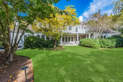 Exterior - 140 Seapuit Rd, Osterville, MA 02655 photo 3 of 12
