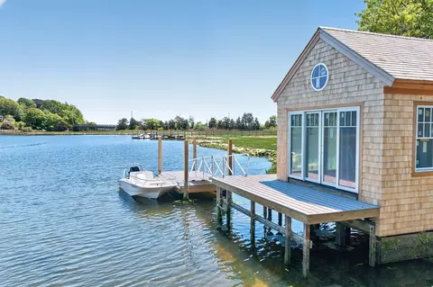 48 Starboard Ln, Osterville, MA 02655