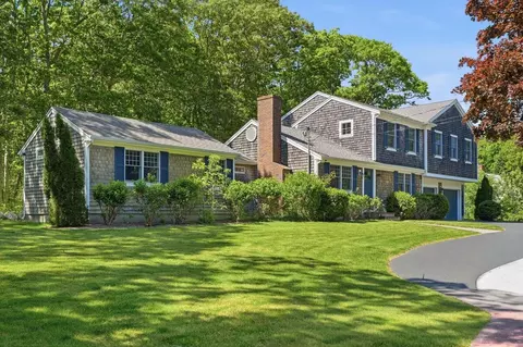 202 Quaker Rd, Falmouth, MA 02540