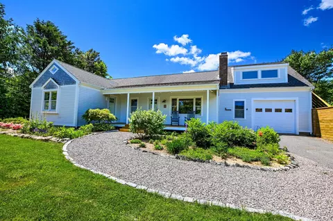 7 J Braden Thompson Rd, Forestdale, MA 02644