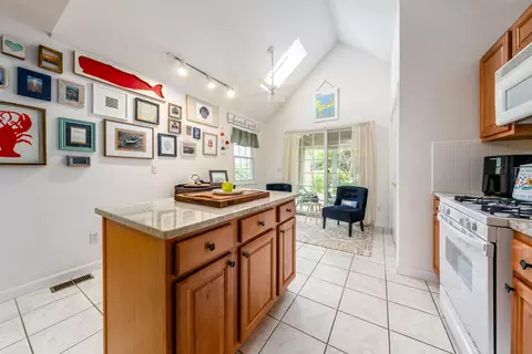 Kitchen - 32 Red Cedar Rd UNIT 32, Mashpee, MA 02649 photo 3 of 5