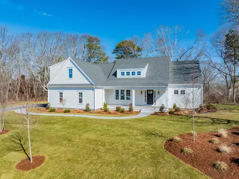 21 Seneca Ln, Sandwich, MA 02563