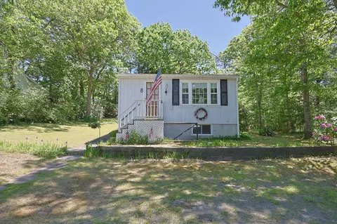 8 Alpine Rd, Plymouth, MA 02360