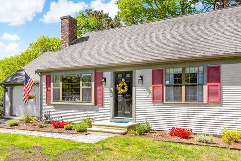 7 Bonnie Briar Rd, Osterville, MA 02655