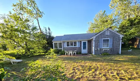 18 Myrtle Ln, Dennis Port, MA 02639