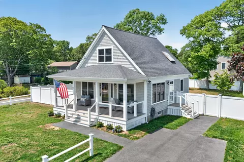 245 Edgewater Dr, East Falmouth, MA 02536