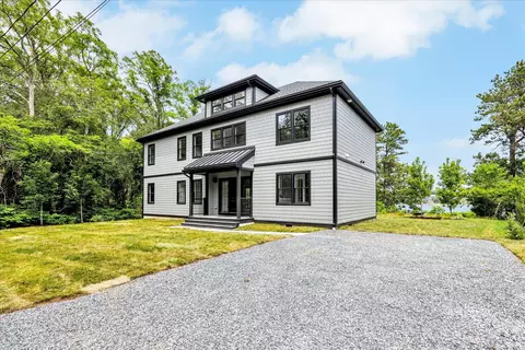 2 Buttercup Ln, South Yarmouth, MA 02664