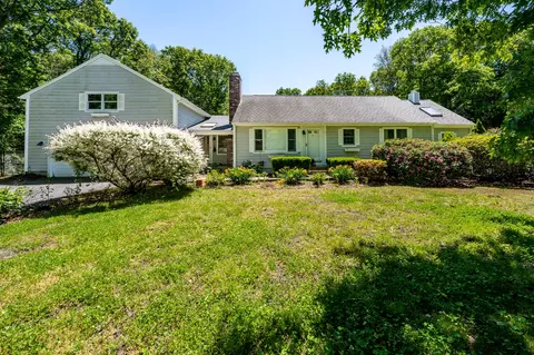 1529 Race Ln, Marstons Mills, MA 02648