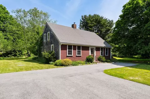 65 Summer St, Middleborough, MA 02346