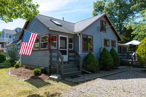 33 Kingwood St, Wareham, MA 02571 photo 3