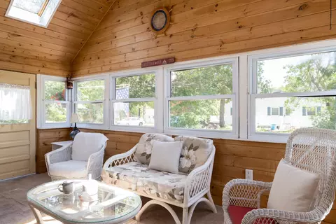 33 Kingwood St, Wareham, MA 02571 photo 4