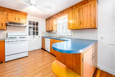 Kitchen - 41 Brezner Ln, Centerville, MA 02632 photo 3 of 4