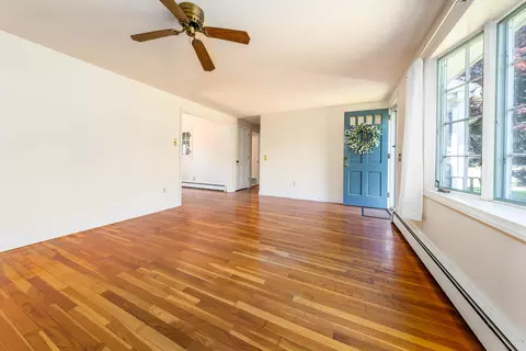 Living - 41 Brezner Ln, Centerville, MA 02632 photo 4 of 4