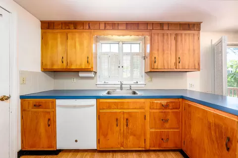 Kitchen - 41 Brezner Ln, Centerville, MA 02632 photo 4 of 4