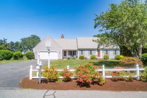 58 Scarsdale Rd, Dennis, MA 02638