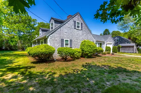 3 Yacht Club Rd, Centerville, MA 02632
