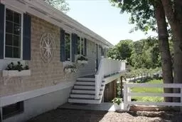 133 Edgewater Dr, Teaticket, MA 02536