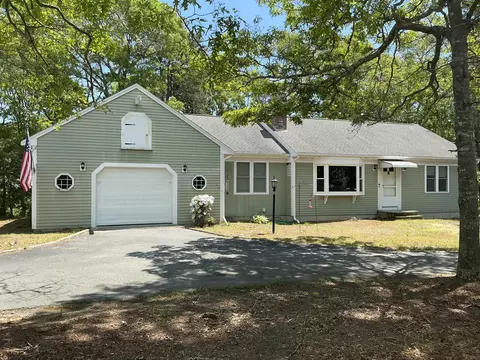 434 W Yarmouth Rd, West Yarmouth, MA 02673