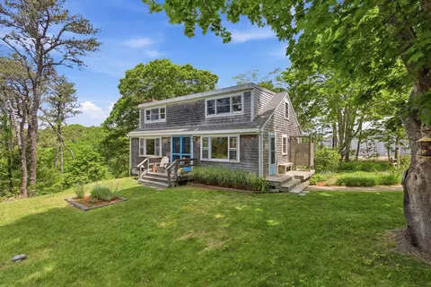 21 Town Hall Rd, Truro, MA 02666