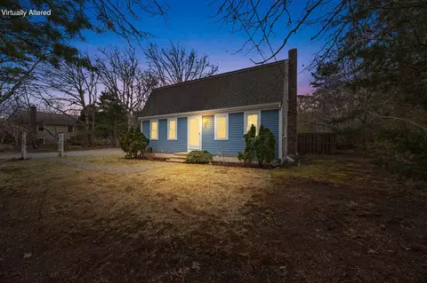 128 Quaker Meetinghouse Rd, East Sandwich, MA 02537
